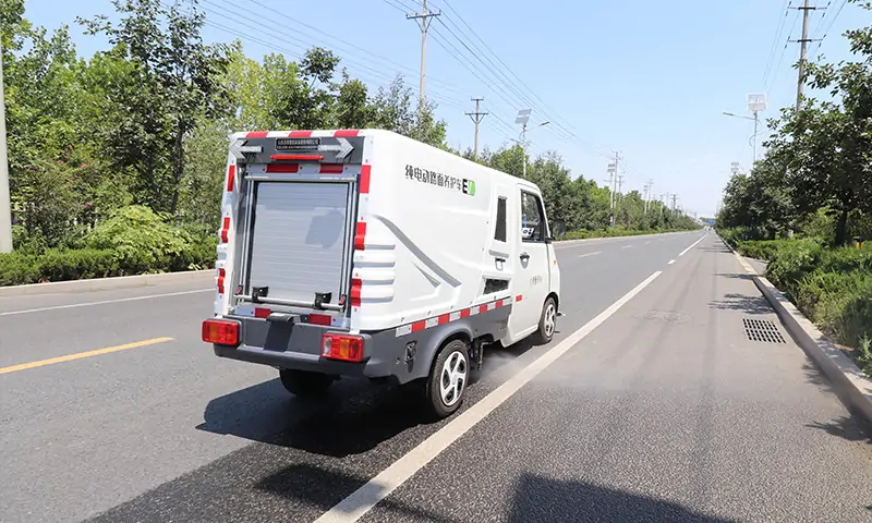 新能源多功能高压清洗车：高效清洁，环保便捷
