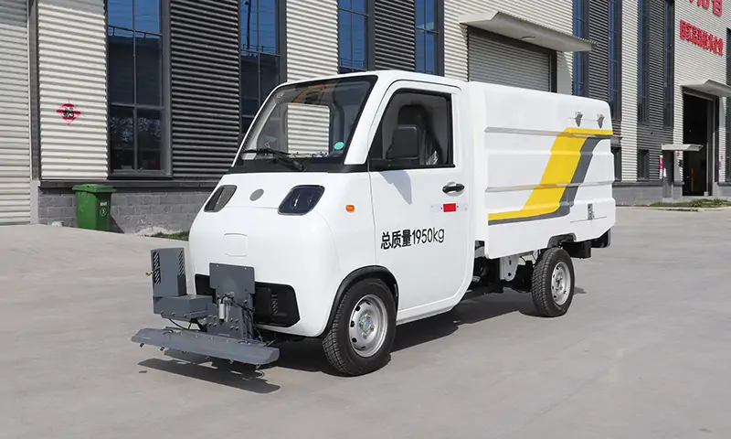 新能源路面养护车：高效、环保的城市清洁好帮手