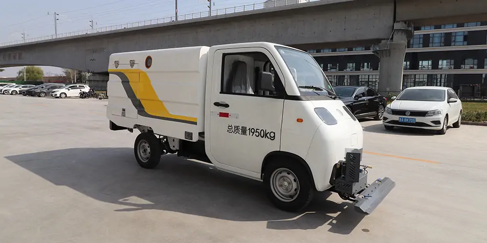 新能源路面养护车，高压清洗车，高压冲洗车，路面养护车