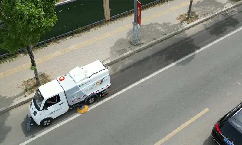 纯电动洗扫车，多功能满足多种场景下的使用需求