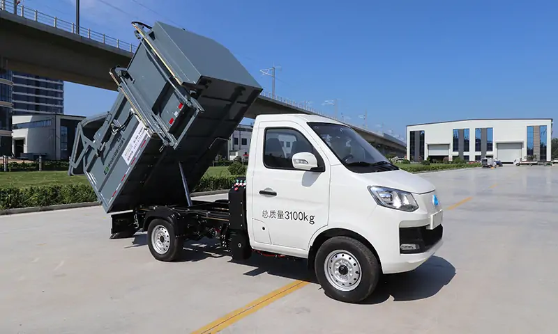 新能源侧装式垃圾车——让城市清洁更高效更绿色