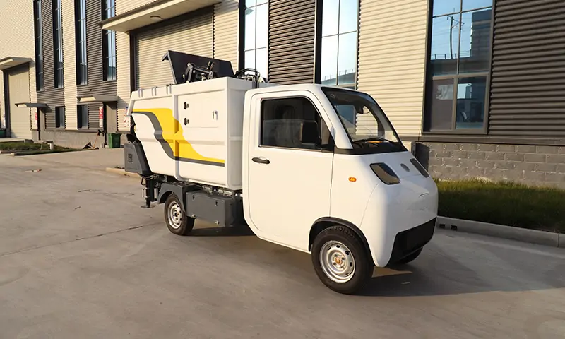 纯电动后装垃圾车到货客户现场，助力城市环境卫生提升